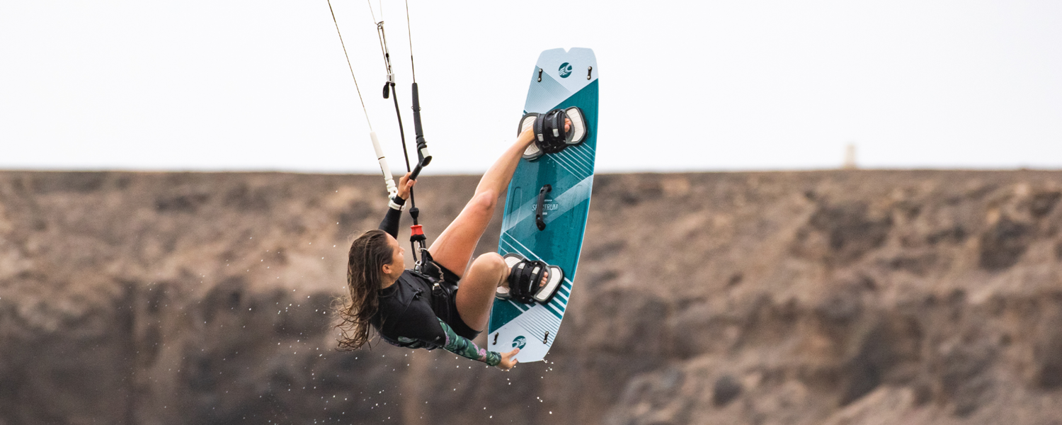 obrazek spectrum kiteboard twin tips cabrinha 2021 karlin